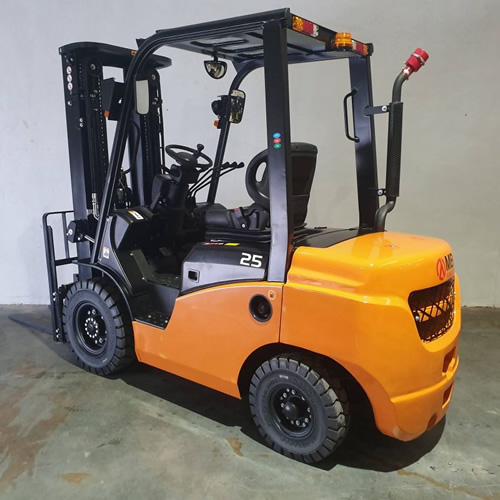 CERTIFICACIONES Y CAPACITACIONES